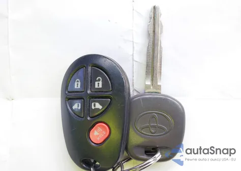 2017 Toyota Sienna Le 8 Passenger из США, поврежденный, VIN 5TDKZ3DC2HS860432